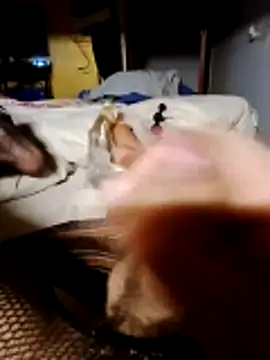 Snapshot of HueingChamber4352 chatting on 10-18-25, 07:09 HueingChamber4352 online show from 10-18-25, 07:09