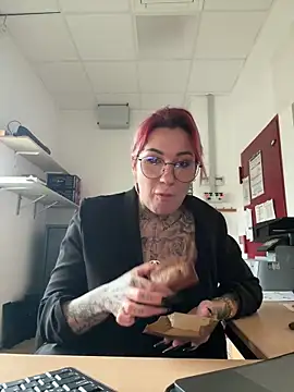 Mia-Fuchs online show from 02-12-25, 08:27