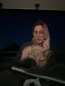 Mia-Fuchs online show from 03-11-25, 05:05