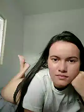 Snapshot of camillebr chatting on 01-03-25, 03:55 camillebr online show from 01-03-25, 03:55