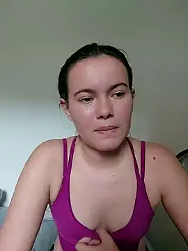 Snapshot of camillebr chatting on 01-13-25, 03:26 camillebr online show from 01-13-25, 03:26