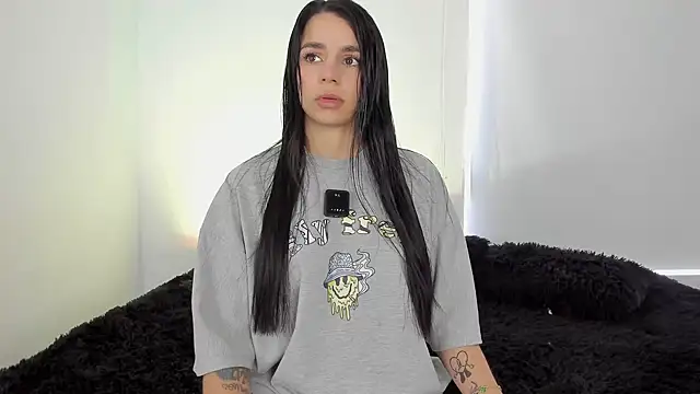 Laurensmith9 online show from 11-22-25, 01:54