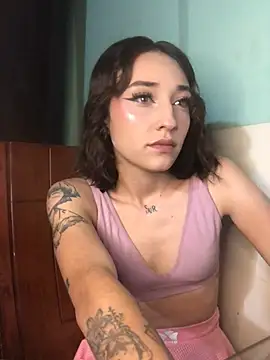 NickiYoung online show from 01-20-25, 05:48