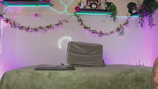 Snapshot of bri_cullen chatting on 09-16-25, 02:40 bri cullen online show from 09-16-25, 02:40