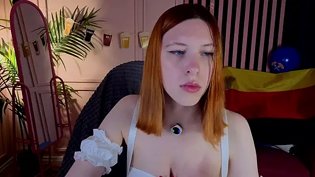 Mikka Blush online show from 09-29-25, 10:36