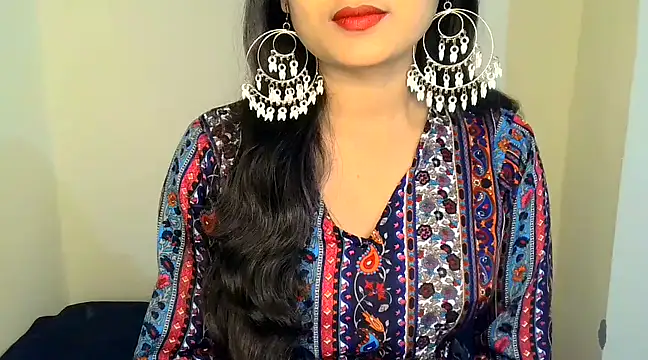 Snapshot of SIYA_MAVI chatting on 02-12-25, 10:35 SIYA MAVI online show from 02-12-25, 10:35