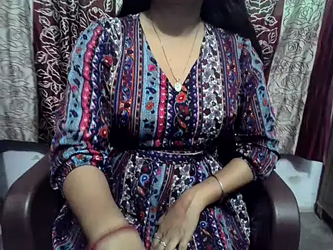 SIYA MAVI online show from 04-24-26, 02:03