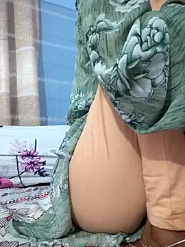 Snapshot of 124pakhi chatting on 10-04-25, 04:27 124pakhi online show from 10-04-25, 04:27