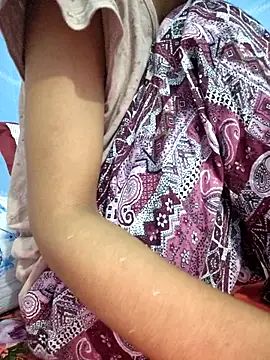 Snapshot of 124pakhi chatting on 10-25-25, 05:19 124pakhi online show from 10-25-25, 05:19