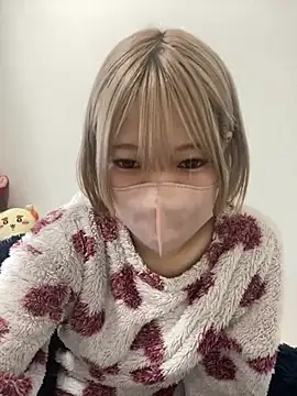 Snapshot of Hikaru-chan chatting on 02-15-25, 12:37 Hikaru-chan online show from 02-15-25, 12:37