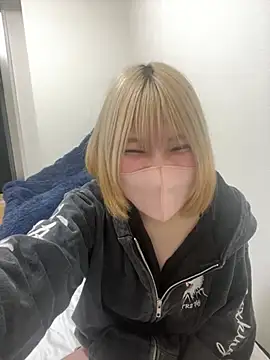 Snapshot of Hikaru-chan chatting on 02-27-25, 07:04 Hikaru-chan online show from 02-27-25, 07:04