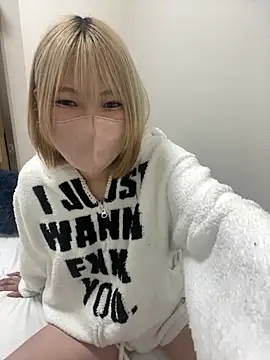 Snapshot of Hikaru-chan chatting on 03-02-25, 10:16 Hikaru-chan online show from 03-02-25, 10:16