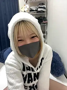 Snapshot of Hikaru-chan chatting on 03-22-25, 07:20 Hikaru-chan online show from 03-22-25, 07:20