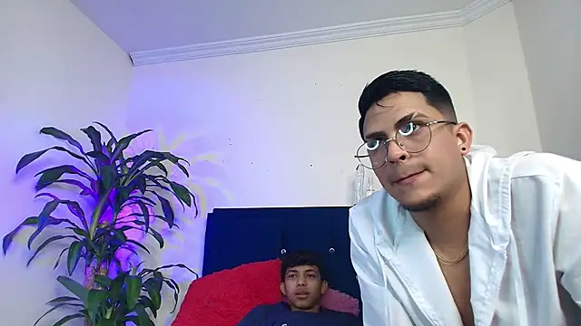 twinkmilk  online show from 02-18-25, 11:55