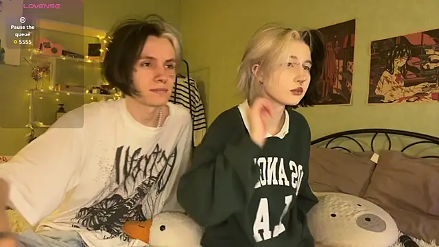 Snapshot of VeryRare_TwinS chatting on 10-04-25, 09:57 VeryRare TwinS online show from 10-04-25, 09:57