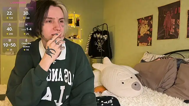 Snapshot of VeryRare_TwinS chatting on 10-31-25, 08:21 VeryRare TwinS online show from 10-31-25, 08:21