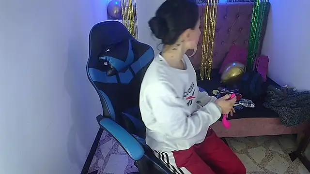 Anniee x online show from 03-18-25, 12:36