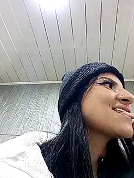 Snapshot of Anniee_x chatting on 03-05-26, 12:23 Anniee x online show from 03-05-26, 12:23