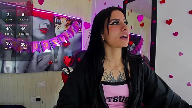 Snapshot of Anniee_x chatting on 03-12-26, 12:44 Anniee x online show from 03-12-26, 12:44