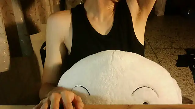 Snapshot of KYU890428 chatting on 09-11-25, 05:35 KYU890428 online show from 09-11-25, 05:35