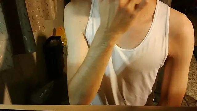 Snapshot of KYU890428 chatting on 09-23-25, 04:43 KYU890428 online show from 09-23-25, 04:43