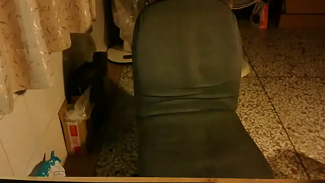 Snapshot of KYU890428 chatting on 11-23-25, 03:45 KYU890428 online show from 11-23-25, 03:45