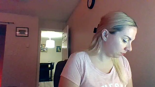 HappyIva online show from 09-19-25, 06:48