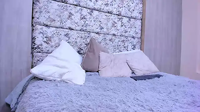 adam piarse01 online show from 02-08-26, 08:01