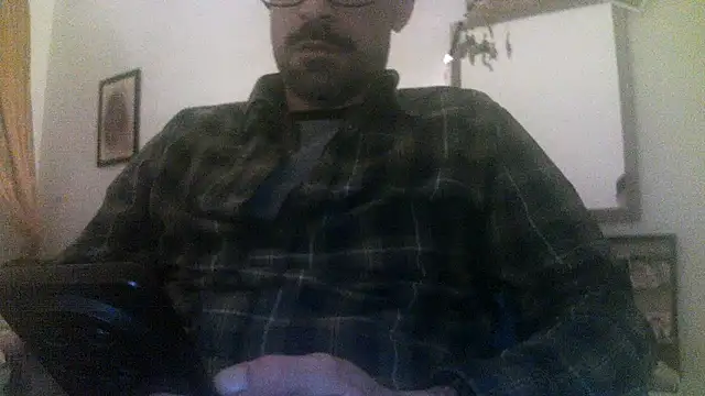 Snapshot of Patrickhound chatting on 11-22-25, 01:15 Patrickhound online show from 11-22-25, 01:15