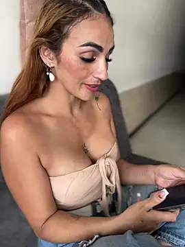 Snapshot of Samantha_bigboobs chatting on 03-01-25, 09:15 Samantha bigboobs online show from 03-01-25, 09:15