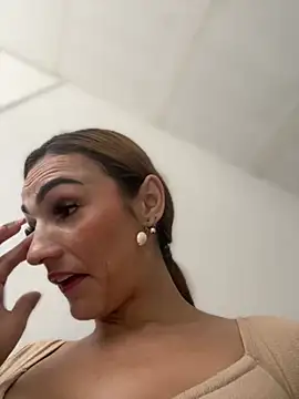 Snapshot of Samantha_bigboobs chatting on 03-08-25, 10:24 Samantha bigboobs online show from 03-08-25, 10:24