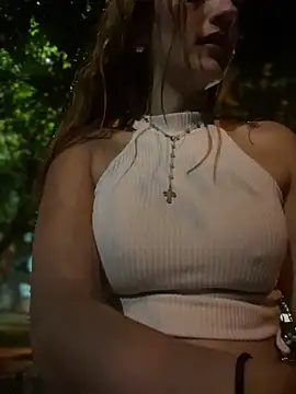 Snapshot of Samantha_bigboobs chatting on 03-22-25, 01:00 Samantha bigboobs online show from 03-22-25, 01:00