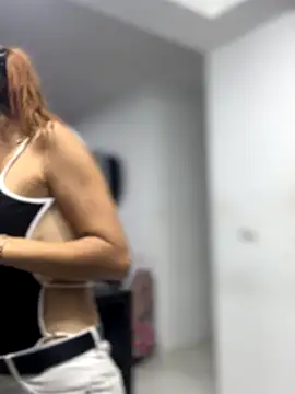 Snapshot of Samantha_bigboobs chatting on 10-02-25, 10:50 Samantha bigboobs online show from 10-02-25, 10:50