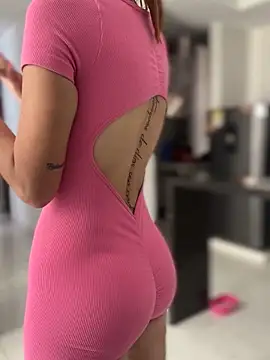 Snapshot of Samantha_bigboobs chatting on 10-03-25, 05:21 Samantha bigboobs online show from 10-03-25, 05:21