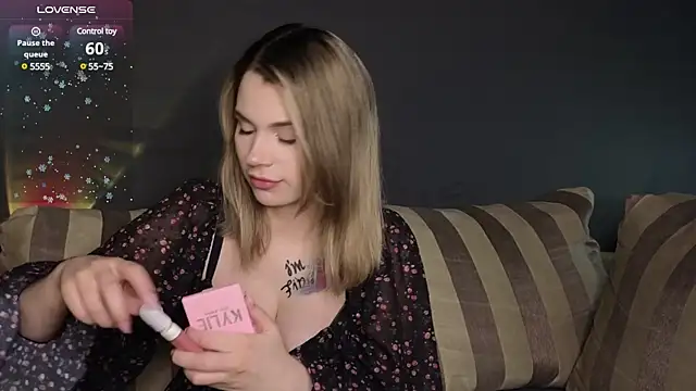 Snapshot of Eternal_Flame chatting on 02-11-25, 09:35 Eternal Flame online show from 02-11-25, 09:35