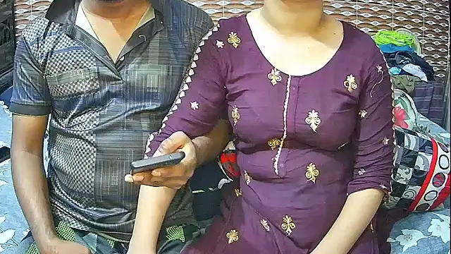 Hot Nila online show from 04-11-26, 03:00