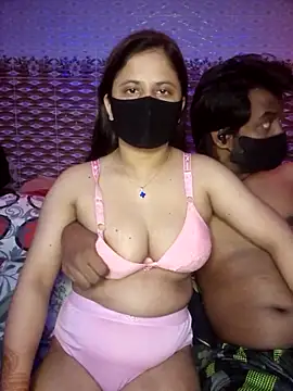 Snapshot of Hot_Nila chatting on 05-03-26, 04:18 Hot Nila online show from 05-03-26, 04:18