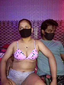 Snapshot of Hot_Nila chatting on 06-08-26, 02:45 Hot Nila online show from 06-08-26, 02:45