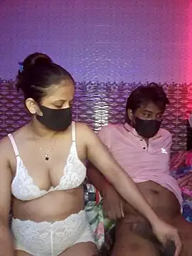 Snapshot of Hot_Nila chatting on 06-11-26, 02:33 Hot Nila online show from 06-11-26, 02:33