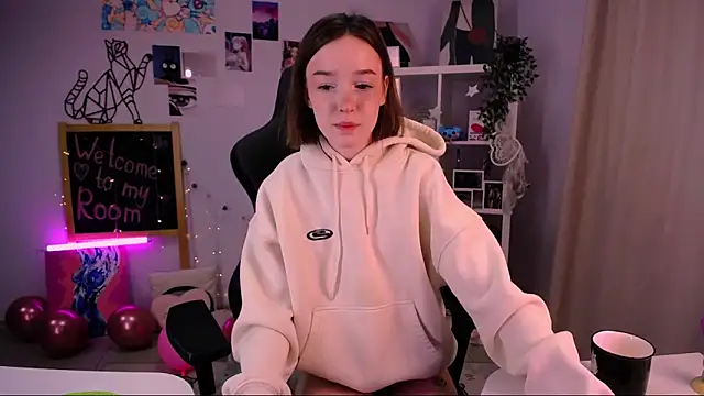 MiniSofy online show from 02-15-25, 01:16