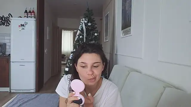 KristineEsme online show from 12-14-25, 06:08