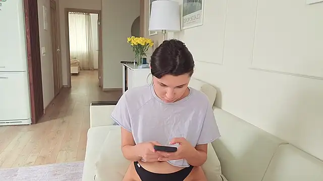 KristineEsme online show from 04-28-26, 08:08