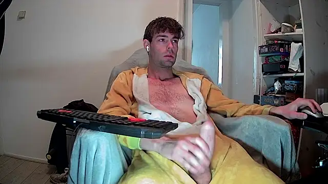 onesieboyx online show from 03-26-26, 03:50