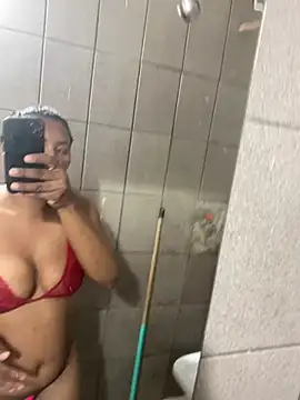 Snapshot of Mariaapimentinha chatting on 04-27-26, 11:25 Mariaapimentinha online show from 04-27-26, 11:25