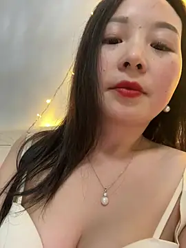 Snapshot of SSSniang- chatting on 02-08-25, 12:17 SSSniang- online show from 02-08-25, 12:17