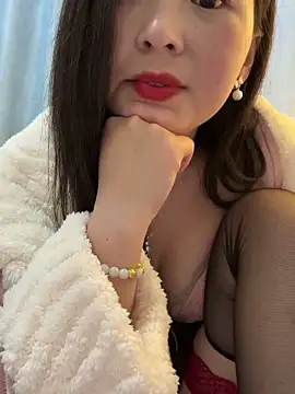 Snapshot of SSSniang- chatting on 02-14-25, 04:37 SSSniang- online show from 02-14-25, 04:37