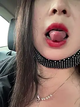 Snapshot of SSSniang- chatting on 03-05-25, 05:50 SSSniang- online show from 03-05-25, 05:50