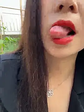 SSSniang- online show from 04-24-26, 11:29