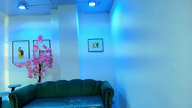 Snapshot of Arianna_sweeet chatting on 11-12-25, 03:40 Arianna sweeet online show from 11-12-25, 03:40