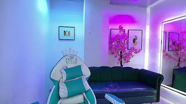 Snapshot of Arianna_sweeet chatting on 11-15-25, 04:10 Arianna sweeet online show from 11-15-25, 04:10